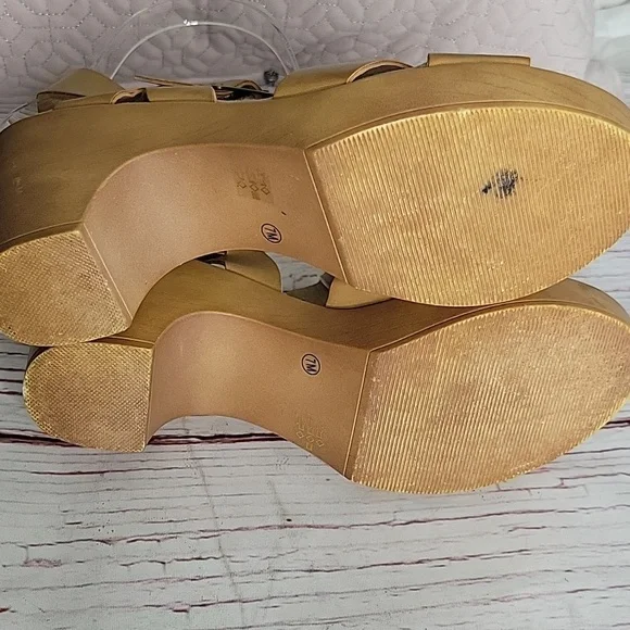 Chinese Laundry Tan Faux Leather Wedges Size 7 - Picture 7 of 7